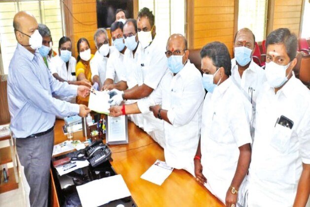 AIADMK MLAs miffed with Coimbatore collector for receiving petition while remaining seated.