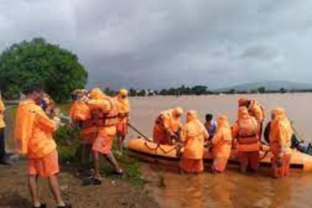 Death toll reaches 207, lakhs evacuated in flood-hit Maharashtra; widespread rain in northern plains.