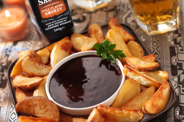 POTATO WEDGES WITH JACK DANIEL’S FULL FLAVOUR SMOKEY BARBECUE DIPPING SAUCE