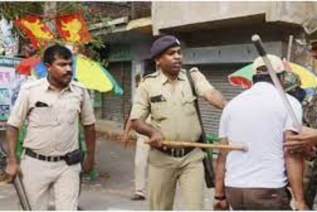 West Bengal police lathi-charges people protesting for Covid-19 vaccines.